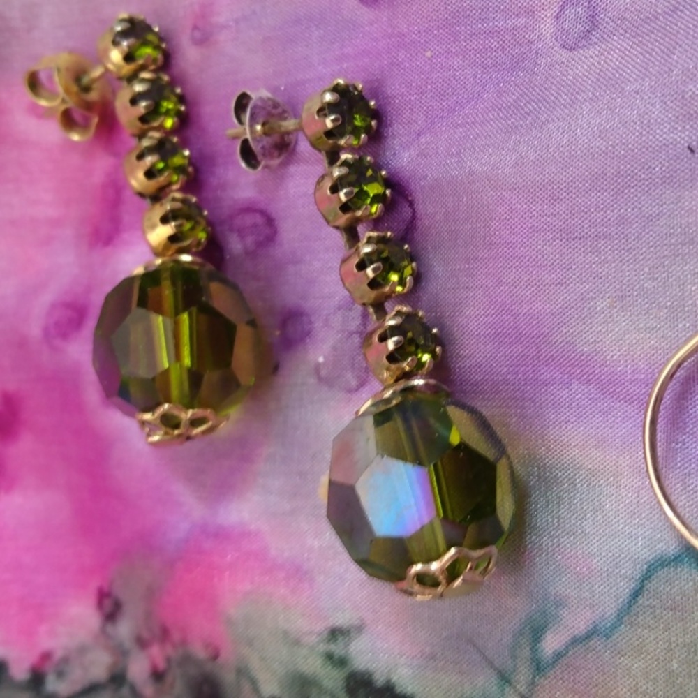 Bundle of earrings, green & gold - Picture 4 of 4